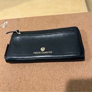 Vince Camuto women’s black pebbled leather wallet